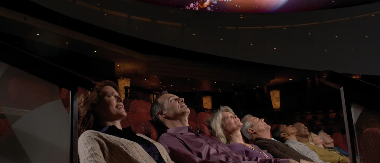 Travel through space in the Queen Mary 2:s planetarium
