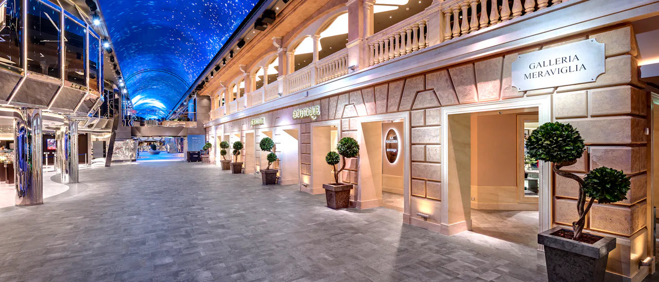 Galleria Meraviglia – a central promenade with boutiques and restaurants that buzzes with music, parties, and entertainment by night